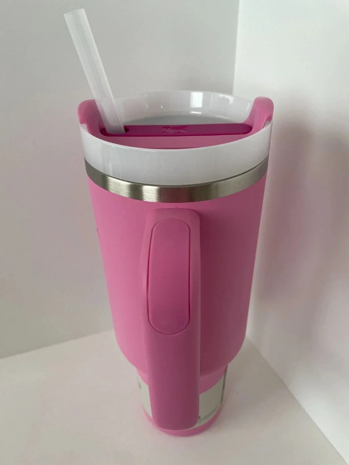 BRAND NEW IN BOX  THE 40OZ QUENCHER H2.0 FLOWSTATE™ TUMBLER IN PEONY